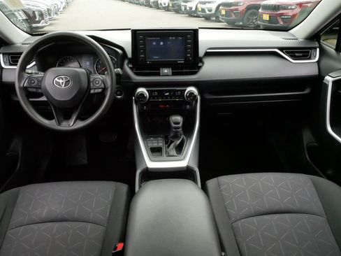 Used 2020 Toyota RAV4 XLE w/ Convenience Package AWD/4WD image 10