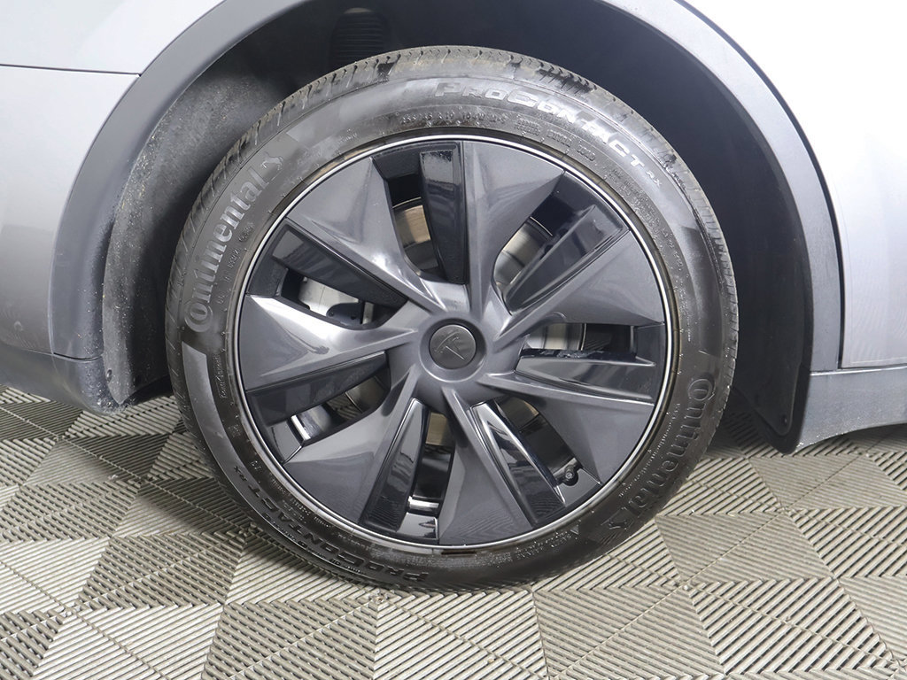 Used 2025 Tesla Model Y Long Range AWD/4WD image 23