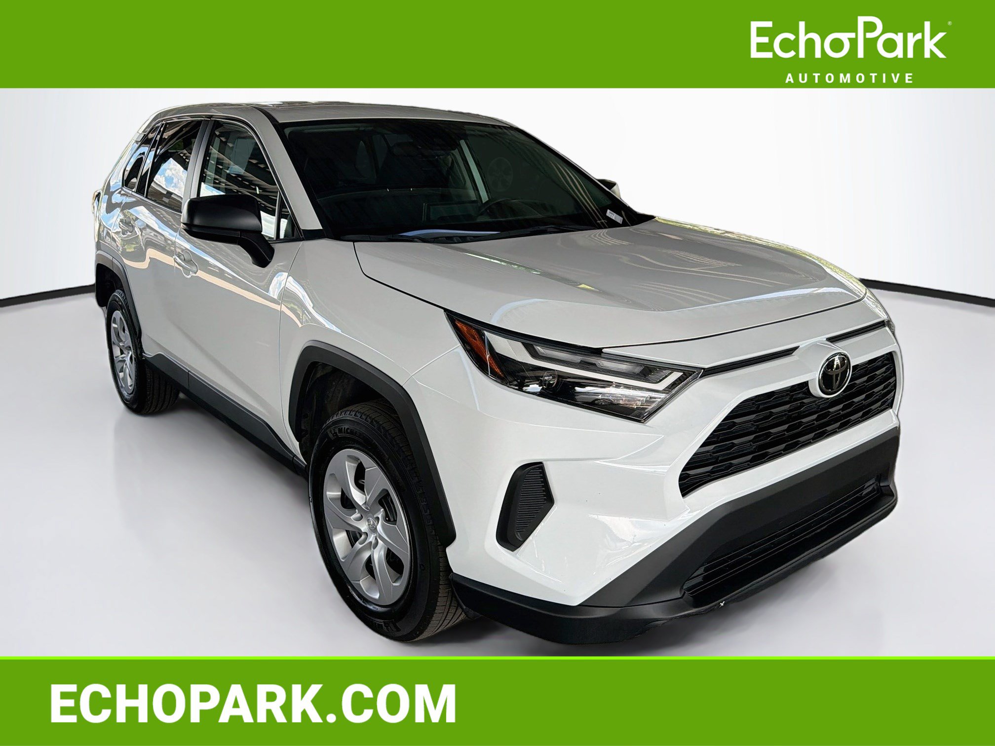 Used 2025 Toyota RAV4 LE AWD/4WD image 1