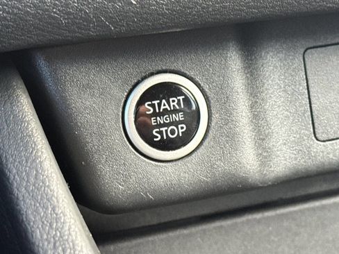 Used 2023 Nissan Rogue SV FWD image 23