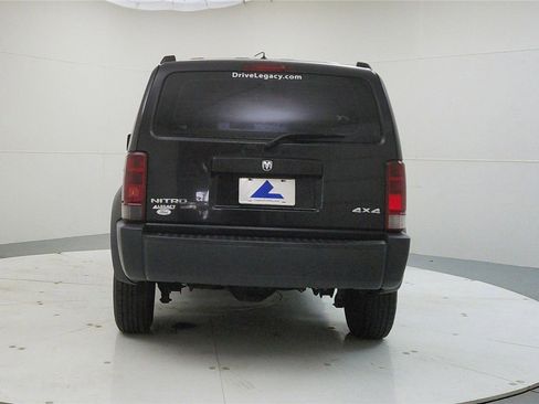 Used 2008 Dodge Nitro SXT image 7