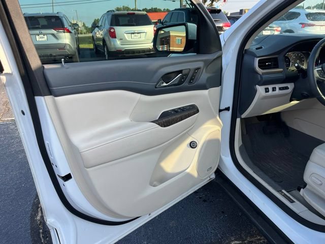 Used 2023 GMC Acadia Denali w/ Denali Ultimate Package FWD image 5