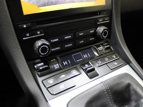 Used 2023 Porsche 718 Boxster w/ Sport Chrono Package image 21