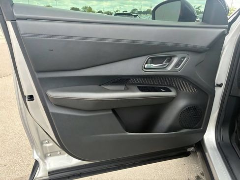 Used 2023 Nissan Ariya FWD image 10