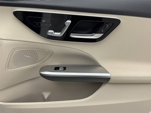 Used 2024 Mercedes-Benz C 300 4MATIC Sedan image 50