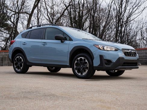 Used 2021 Subaru Crosstrek 2.0i image 7
