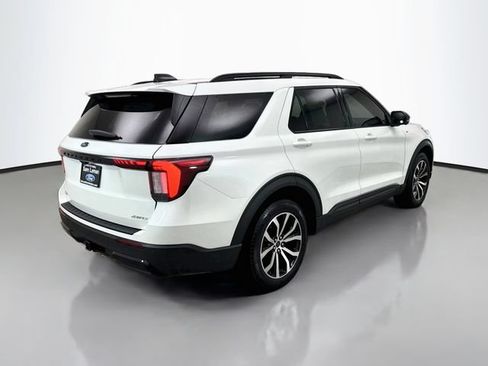 Certified 2025 Ford Explorer ST-Line AWD/4WD image 7