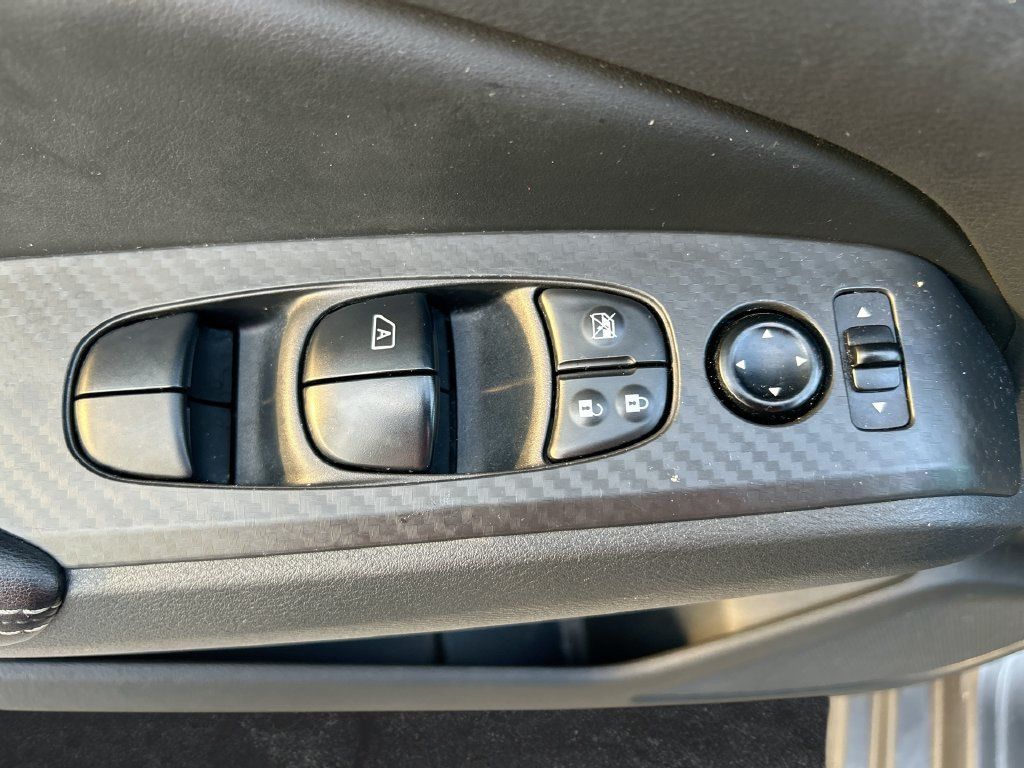 Used 2024 Nissan Altima 2.5 SV FWD image 13