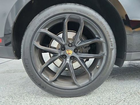 Used 2022 Porsche Macan image 13