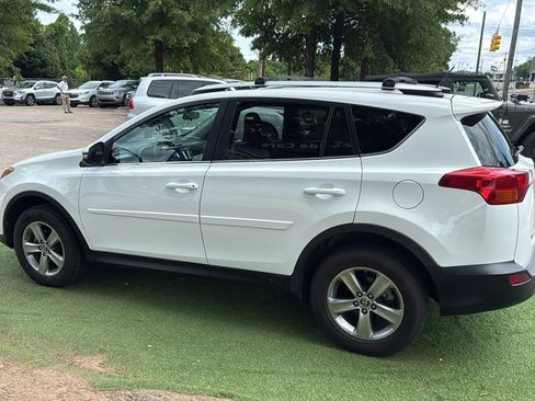 Used 2015 Toyota RAV4 XLE AWD/4WD image 4
