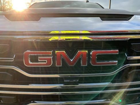 New 2026 GMC Sierra 1500 SLT w/ SLT Premium Plus Package image 10
