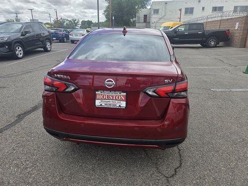 Used 2020 Nissan Versa SV FWD image 2