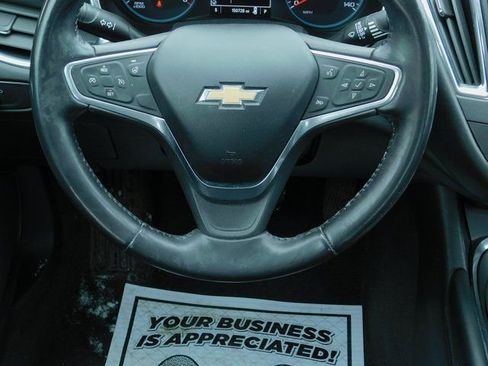 Used 2019 Chevrolet Malibu LT w/ Leather Package image 4