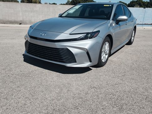 Used 2025 Toyota Camry LE image 14
