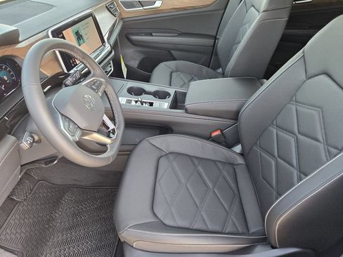 New 2026 Volkswagen Atlas SE FWD image 12