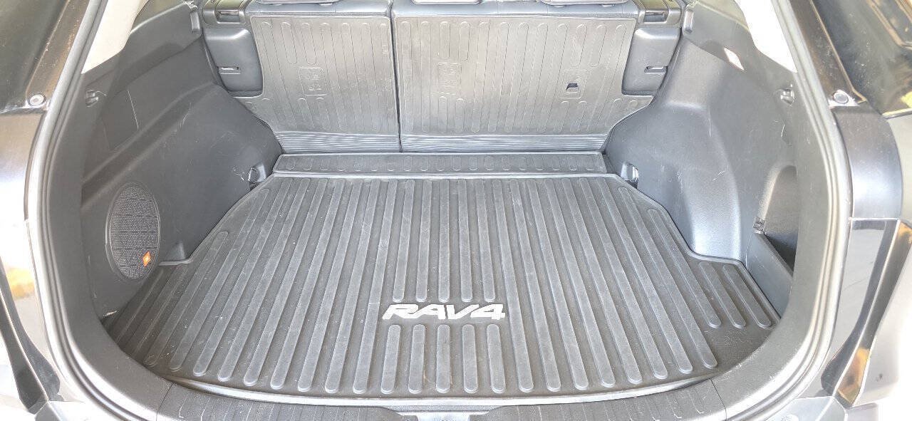 Used 2020 Toyota RAV4 XLE Premium AWD/4WD image 14