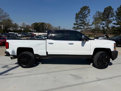 Used 2015 Chevrolet Silverado 2500 LTZ w/ Z71 Package, Off-Road AWD/4WD image 4