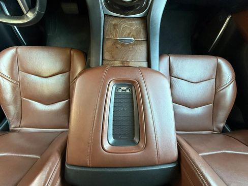 Used 2019 Cadillac Escalade ESV Luxury RWD image 51
