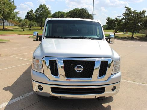Used 2014 Nissan NV 3500 SL w/ Technology Package RWD image 9