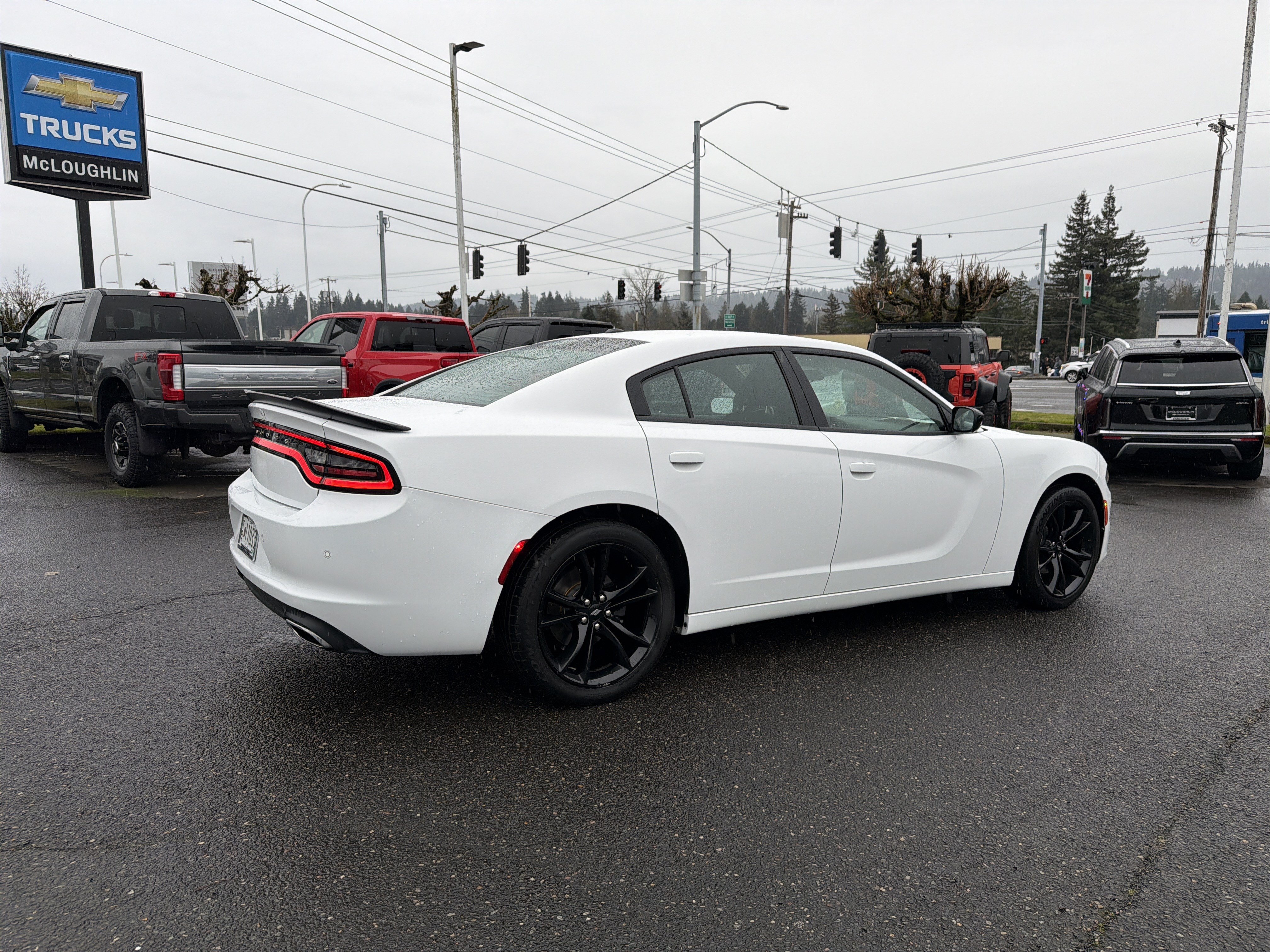 Used 2018 Dodge Charger SXT w/ Blacktop Package RWD image 6