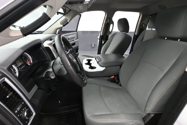 Used 2017 RAM 1500 Classic SLT AWD/4WD image 17