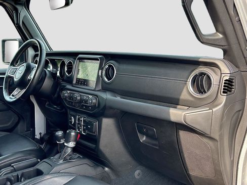 Used 2023 Jeep Wrangler Unlimited Sahara w/ Cold Weather Group AWD/4WD image 29