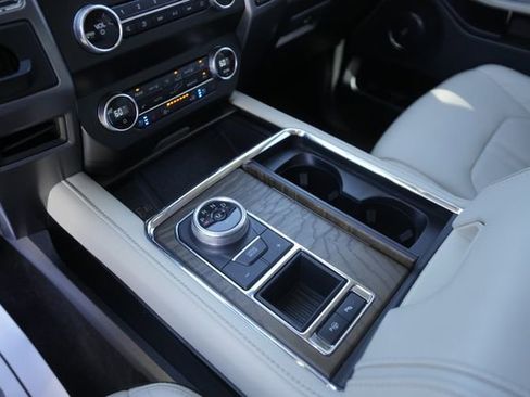 Used 2021 Ford Expedition Platinum image 28