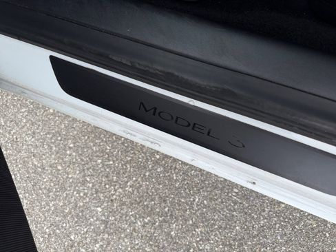 Used 2022 Tesla Model 3 Long Range image 32