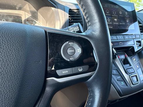 Used 2018 Honda Odyssey Touring image 23