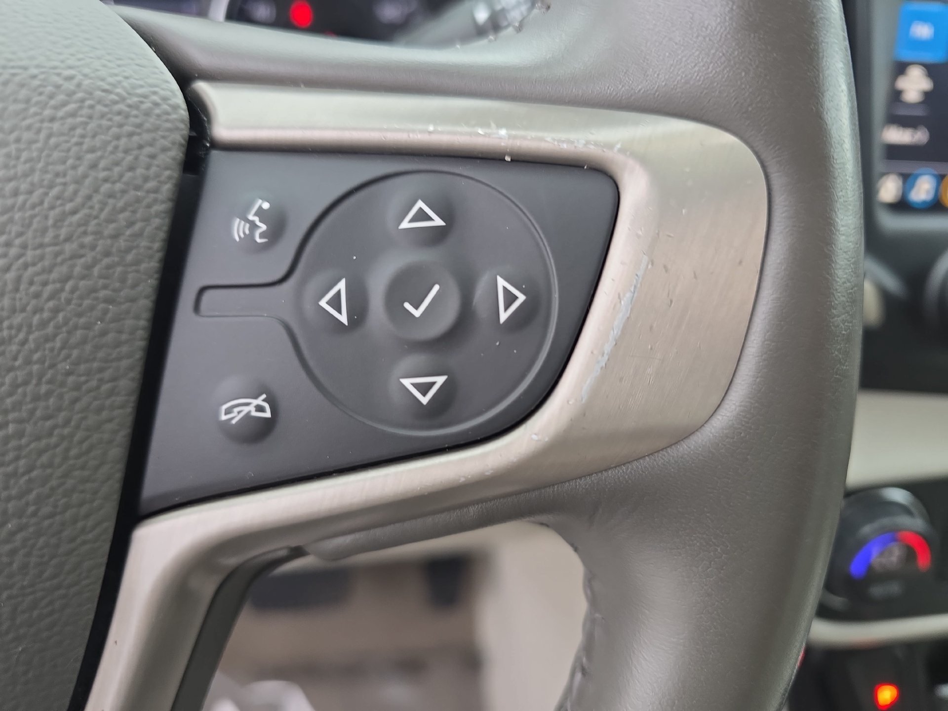Used 2020 GMC Terrain Denali w/ Denali Premium Package FWD image 18