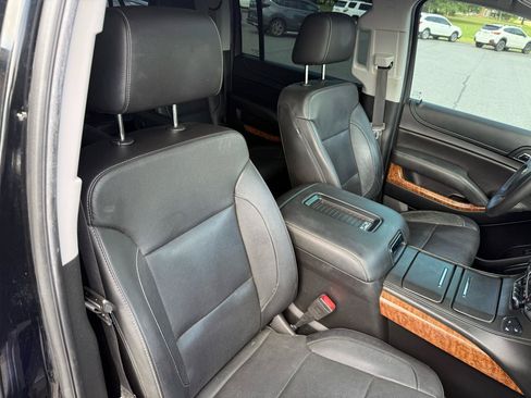 Used 2018 Chevrolet Suburban Premier RWD image 26