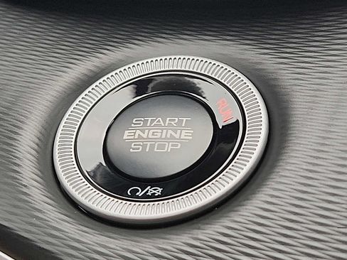 New 2025 Jeep Grand Cherokee 4WD image 16