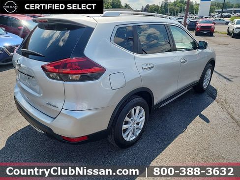 Used 2018 Nissan Rogue SV AWD/4WD image 8