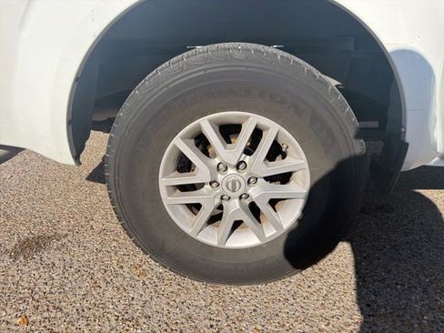 Used 2019 Nissan Frontier SV image 15