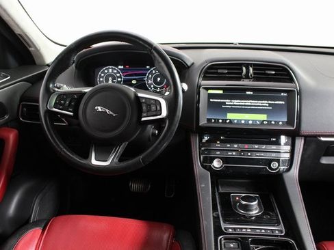 Used 2020 Jaguar F-PACE Checkered Flag image 9