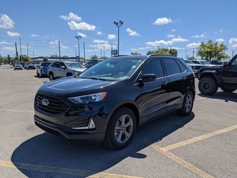 Used 2024 Ford Edge SEL w/ Sport Appearance Package image 3