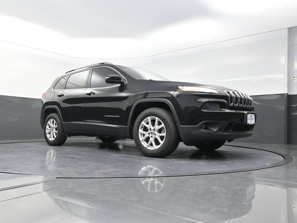 Used 2018 Jeep Cherokee Latitude AWD/4WD image 23