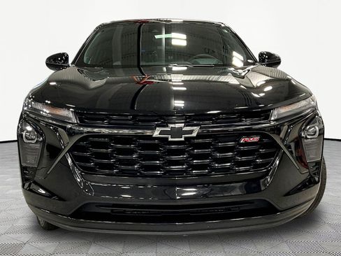 Used 2024 Chevrolet Trax RS w/ Sunroof Package FWD image 2