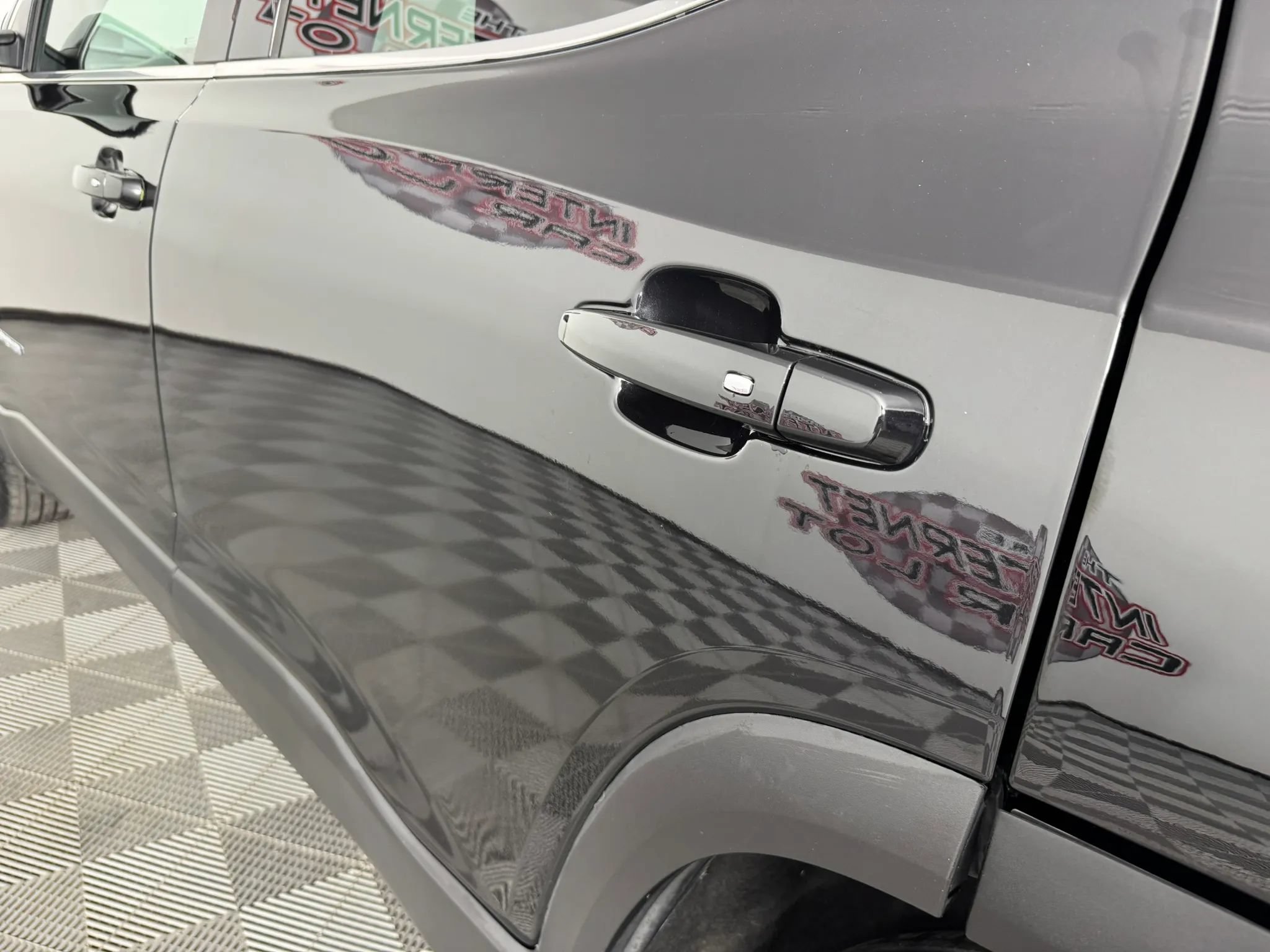 Used 2023 GMC Acadia SLE w/ Driver Convenience Package AWD/4WD image 25