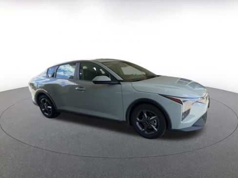 Used 2025 Kia K4 LXS image 2