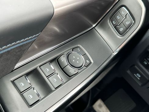 Used 2024 Ford F150 Platinum image 35