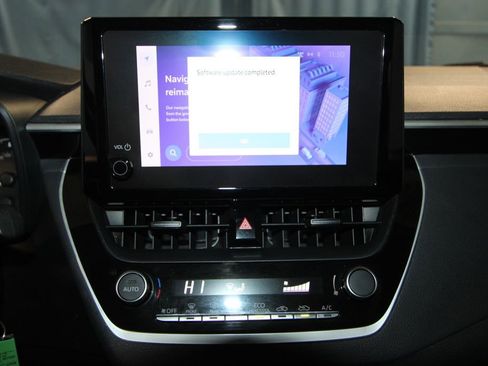 Used 2023 Toyota Corolla LE image 12