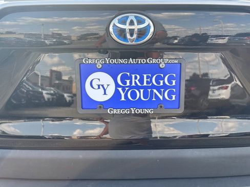 Used 2021 Toyota RAV4 Limited image 15