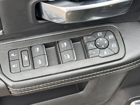 New 2026 RAM 2500 Laramie AWD/4WD image 13