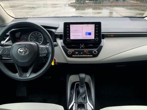 Certified 2021 Toyota Corolla LE FWD image 25