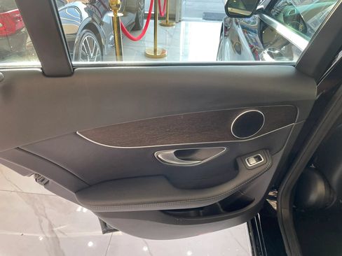 Used 2019 Mercedes-Benz C 300 4MATIC Sedan image 18