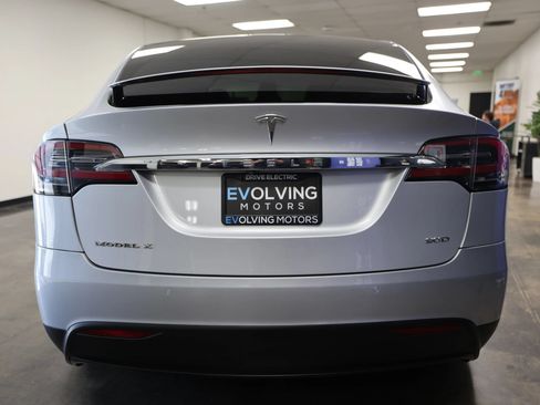 Used 2017 Tesla Model X 90D AWD/4WD image 9