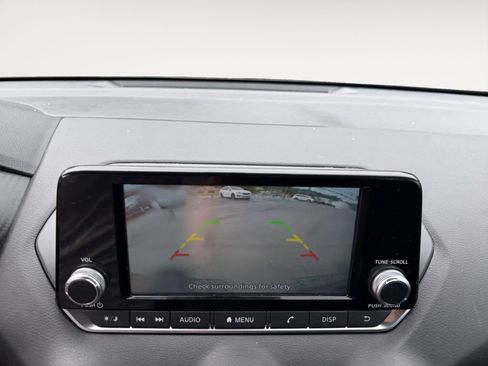 Used 2024 Nissan Sentra S FWD image 9