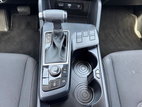 Used 2025 Kia Sportage LX FWD image 16