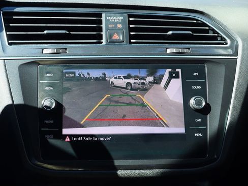 Used 2018 Volkswagen Tiguan SEL image 49